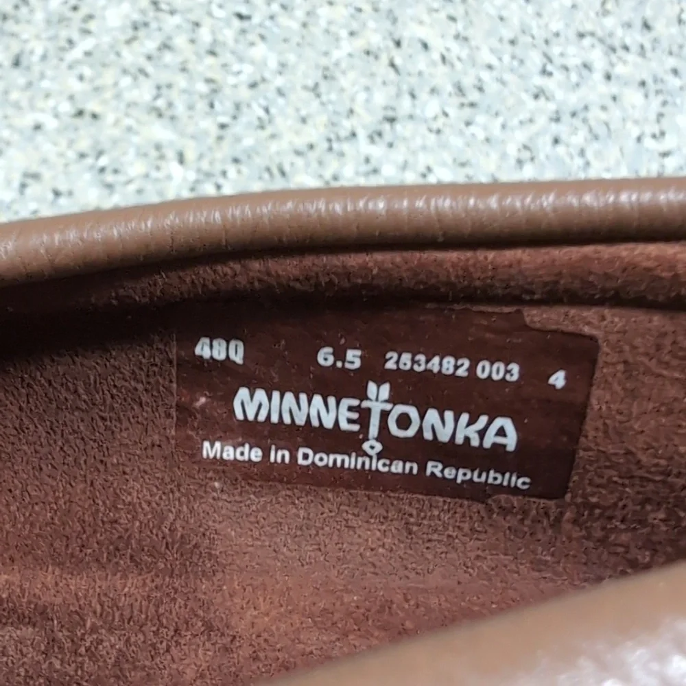 Minnetonka Moccasin Driving Shoe - Picture 5 of 6
